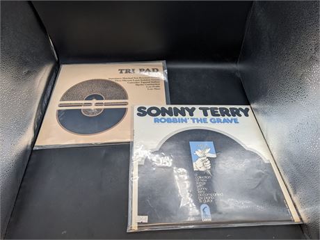 SONNY TERRY ALBUM & VINYL TRIPAD (E) EXCELLENT CONDITION - VINYL