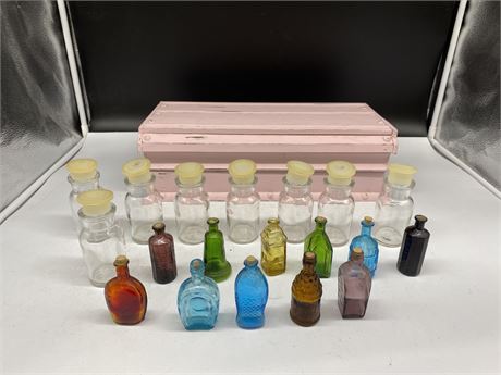 19 VINTAGE MINI GLASS BOTTLES W/ WOOD BOX (Apothecary bottles, etc)