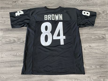 SIGNED ANTONIO BROWN OAKLAND RAIDERS JERSEY W/AUTHENTICATION (SIZE XL)