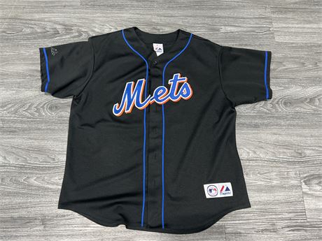 NEW YORK METS BASEBALL JERSEY SIZE XL - MISSING ONE BUTTON