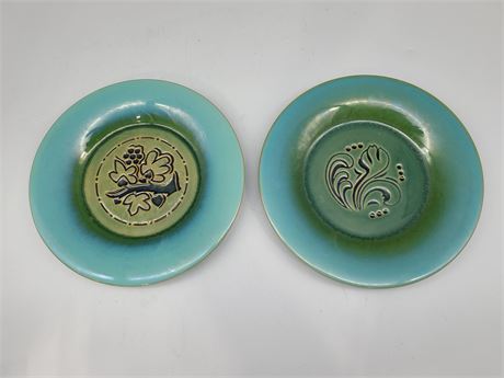 PAIR OF 1950'S MID CENTURY PLATES BY THE SPARTA CERAMIC COMPANY 10"DM