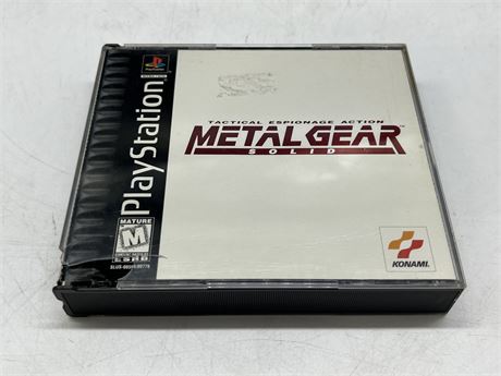 METAL GEAR SOLID TACTICAL ESPIONAGE ACTION - PS1 - COMPLETE IN CASE