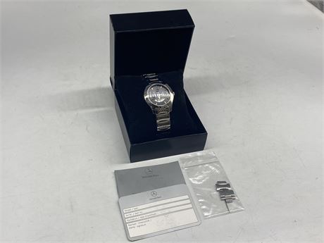 (NEW) MERCEDES GMT WATCH SAPPHIRE CRYSTAL W/MANUAL & BOX