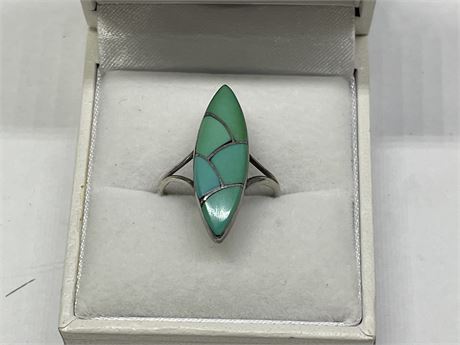 VINTAGE STERLING + TURQUOISE RING - SIZE 5.25