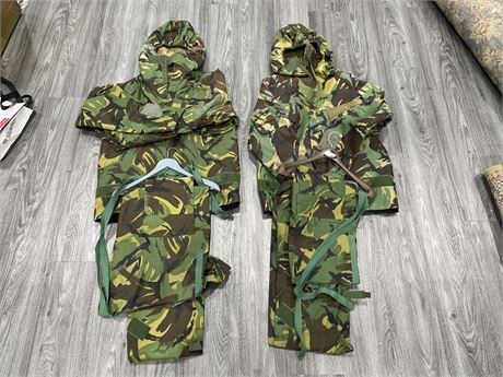 2 BRITISH ARMY CAMO SETS (TOP / BOTTOMS) UNAWARE OF SIZE POSSIBLY MENS L / XL