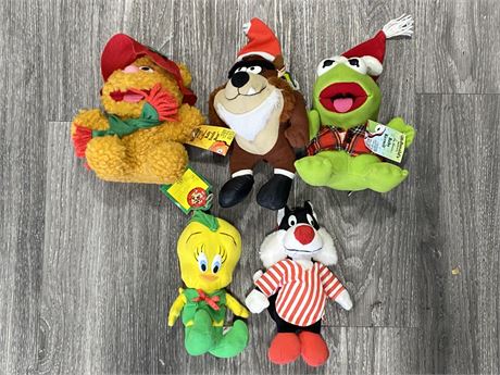 LOT OF VINTAGE MUPPETS & LOONEY TUNES STUFFED ANIMALS - SOME NWT (10” TALL)