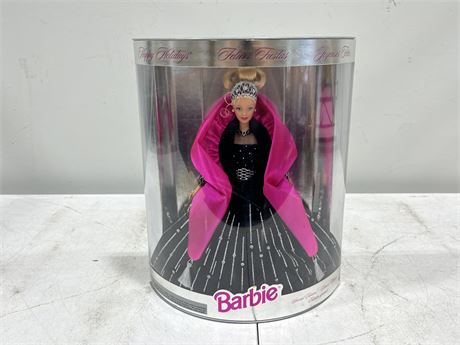 1998 SPECIAL EDITION HOLIDAY BARBIE IN BOX (14” tall)