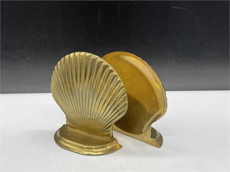 VINTAGE SOLID BRASS CLAM SHELL BOOKENDS - 6” TALL