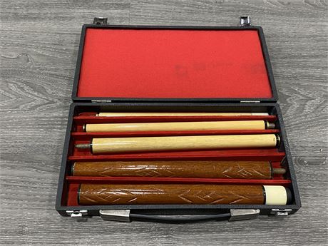 5PC TRAVELLING POOL CUE W/CASE (EXCELLENT CONDITION)