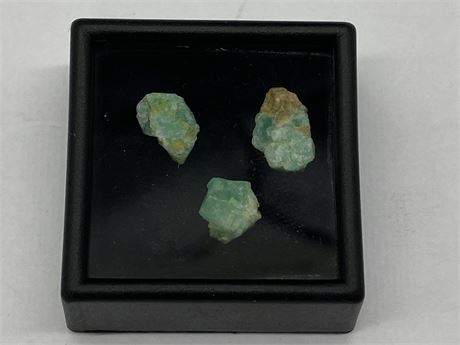 GENUINE COLOMBIAN EMERALD CRYSTAL SPECIMENS (6.02CT)
