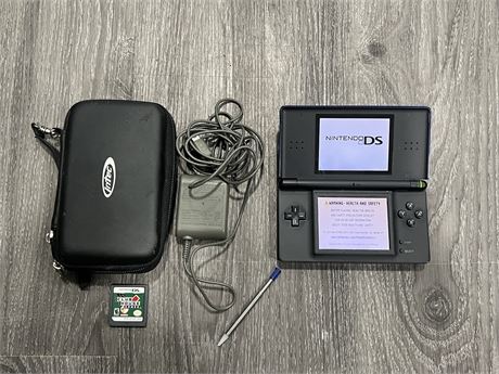 NINTENDO DS W/ CHARGER, CASE, GAME & ECT - WORKING