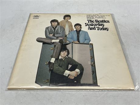 THE BEATLES - YESTERDAY & TODAY - VG+