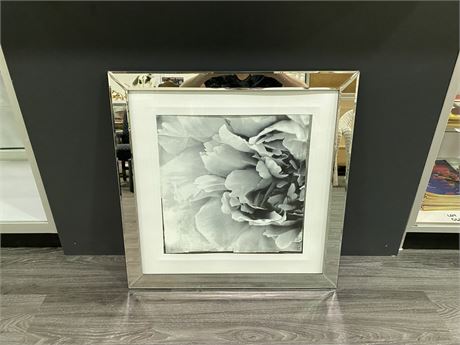 FLOWER PRINT WITH MIRROR FRAME (27”x27”)