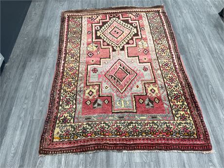 BEAUTIFUL HAND KNOTTED WOOL CARPET 57”x74”