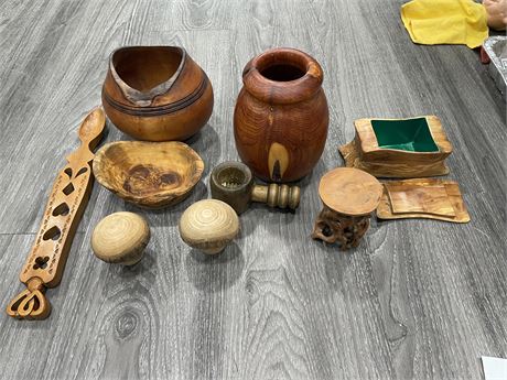 8 WOOD PIECES - SOME SIGNED