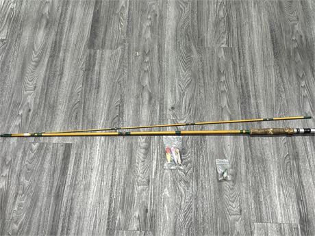 TROPHY XL FISHING POLE WITH 4 LURES 2 SIGNED