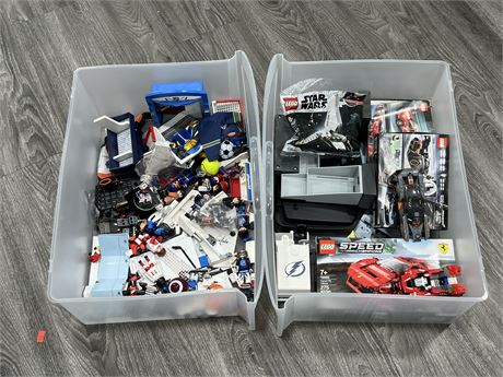 LOT OF MISC LEGO / SPORT COLLECTABLES