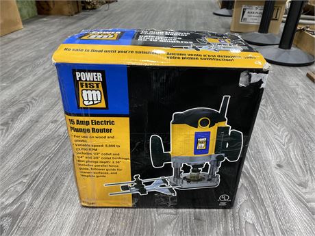 POWERFIST 15 AMP ELECTRIC PLUNGE ROUTER (Never used)