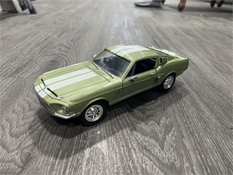 ROAD LEGENDS 68 FORD SHLEBY 1/18 DIE CAST