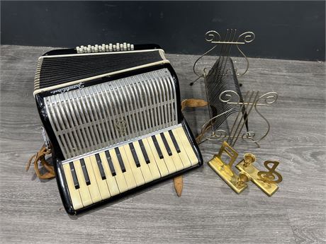 MUSICAL LOT INCLUDING ACCORDION & BRASS ITEMS