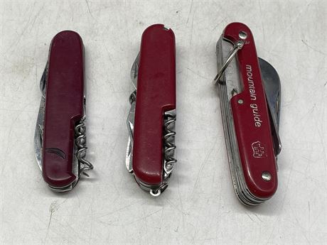 3 SWISS ARMY KNIVES