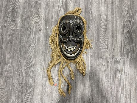 EARLY SOUTH PACIFIC ISLANDER DANCE MASK