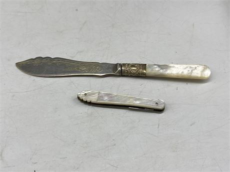 2 VICTORIAN MOTHER OF PEARL HANDLED KNIVES - AS IS