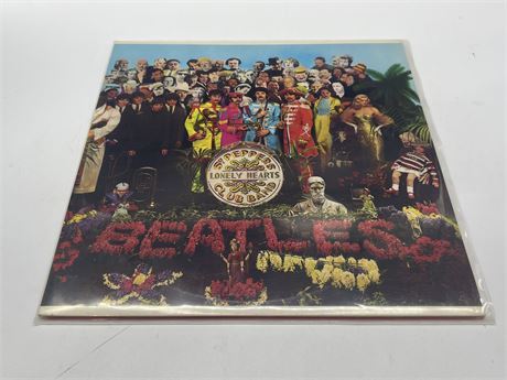 BEATLES - SGT PEPPERS LONELY HEARTS CLUB BAND - EXCELLENT (E)