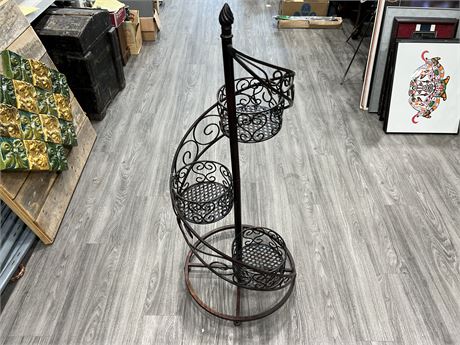 METAL 3 TIER PLANT STAND (4ft)