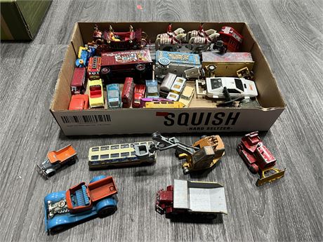 TRAY OF VINTAGE DIECAST CARS, ETC