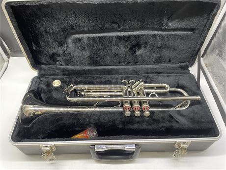 HAWK TRUMPET WITH MOUTHPIECE IN CASE