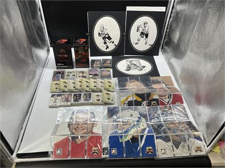 LOT OF SPORTS CARDS / COLLECTABLES