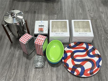 LOT OF KITCHEN PRODUCT - GLASSES, TOWEL DISPENSERS, TRAYS, ETC