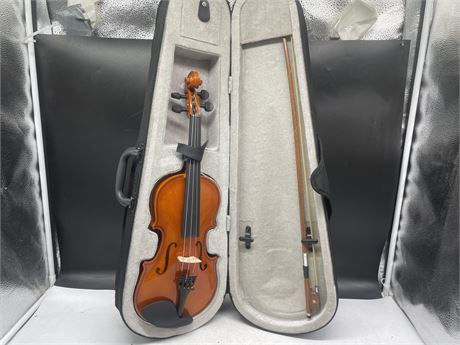 VIOLIN WITH BOW IN CASE