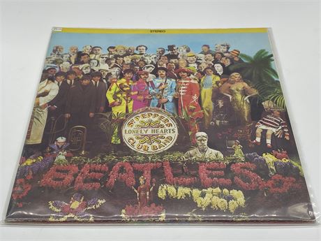 THE BEATLES - SGT. PEPPER’S LONELY HEARTS CLUB BAND - VG+