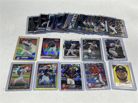 28 ROOKIE MLB CARDS