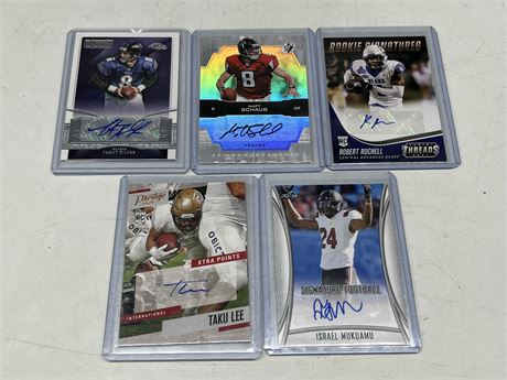 5 AUTOGRAPHED NFL CARDS INCLUDING ROOKIES