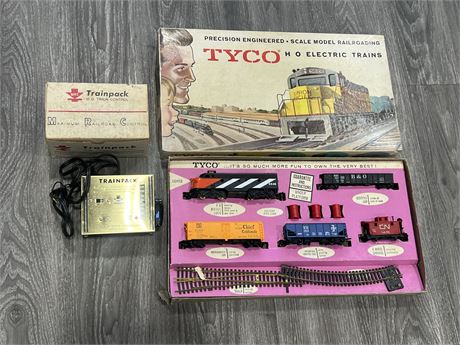 1960s TYCO HO TRAIN SET W/POWER OLD STORE STOCK EXCELLENT CONDITION