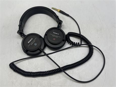 SONY STEREO HEADPHONES MDR-V500