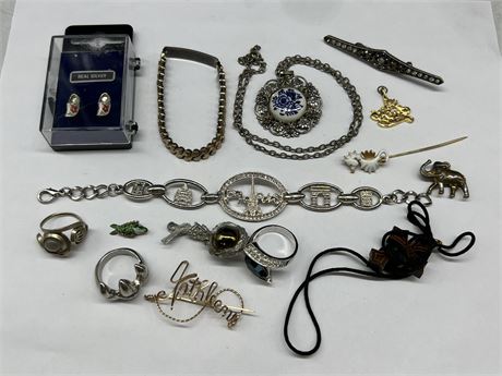 LOT OF VINTAGE JEWELRY, RINGS, ETC