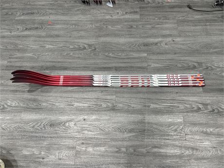 5 BRAND NEW RIGHT HANDED YOUTH / JR. HOCKEY STICKS - SPECS IN PHOTOS