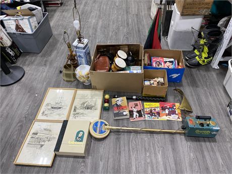 ASSORTED VINTAGE COLLECTABLES INCL: LAMPS, METAL DETECTOR, BOOKS, MATCHES, ETC