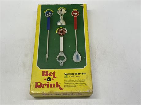 MCM BET A DRINK BAR SET IN BOX
