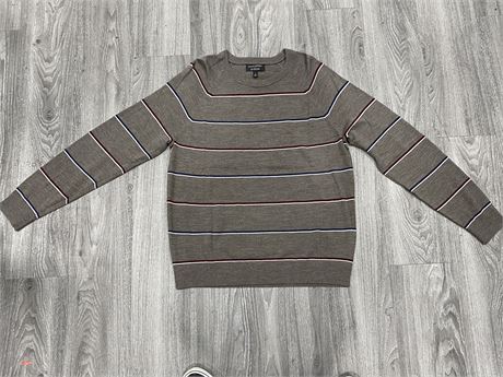 NEW BANANA REPUBLIC PULL OVER SWEATER - SIZE L