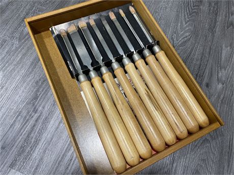 SET OF ROCKWELL CHISELS IN BOX