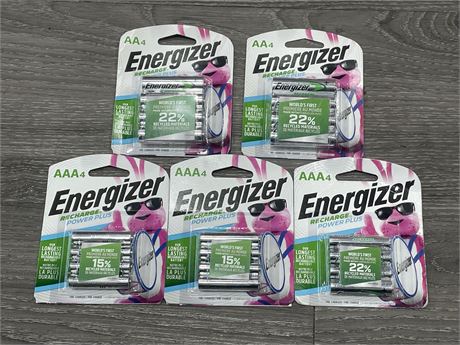 5 NEW ENERGIZER AAA/AA BATTERY 4 PACKS