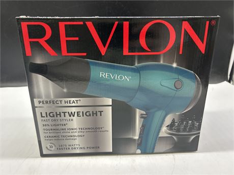 REVLON PERFECT HEAT LIGHTWEIGHT FAST DRY STYLER NEW IN BOX