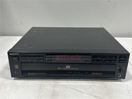SONY CDP-C515 COMPACT DISC PLAYER - LIGHTS UP