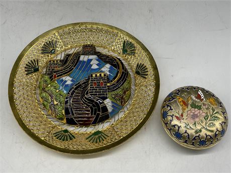 GREAT WALL OF CHINA SIGNED CLOISONNÉ PLATE (8” DIAMETER)