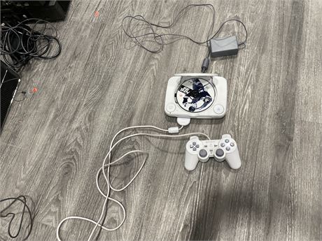 SONY PS ONE MINI CONSOLE WITH NHL 99 (POWERS ON)